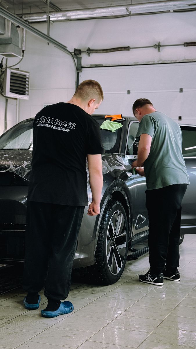 Sorgfältige Arbeit am Fahrzeug